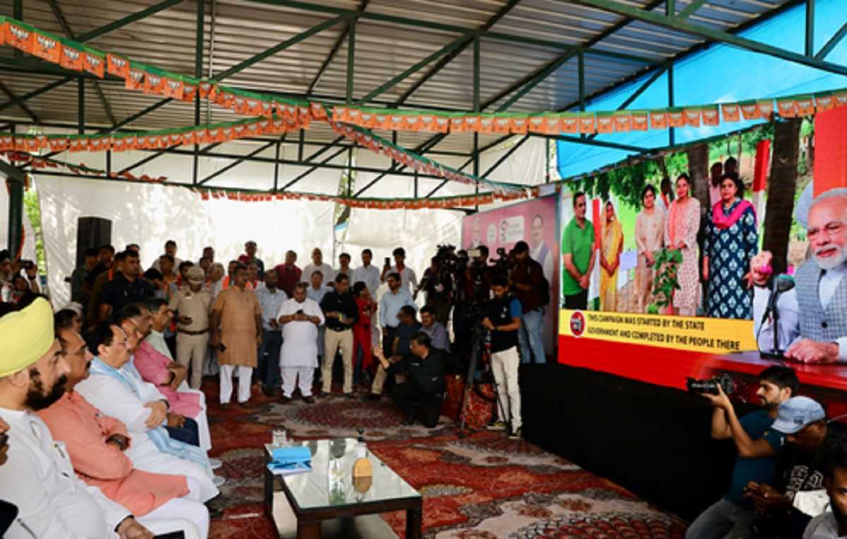 जेपी नड्डा ने दिल्ली में पार्टी कार्यकर्ताओं के साथ सुनी मन की बात